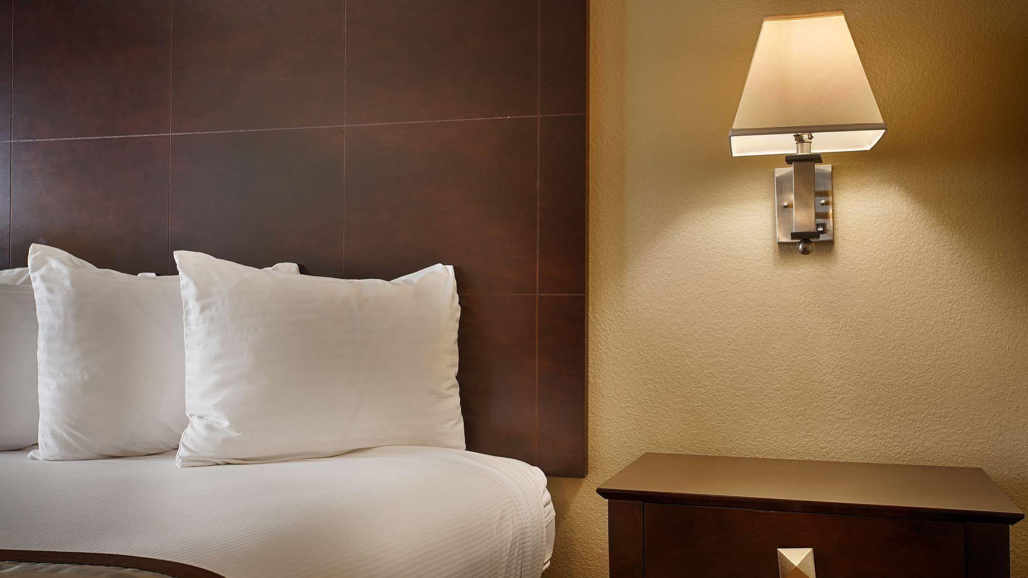 Best Western Heritage Inn Конкорд Экстерьер фото